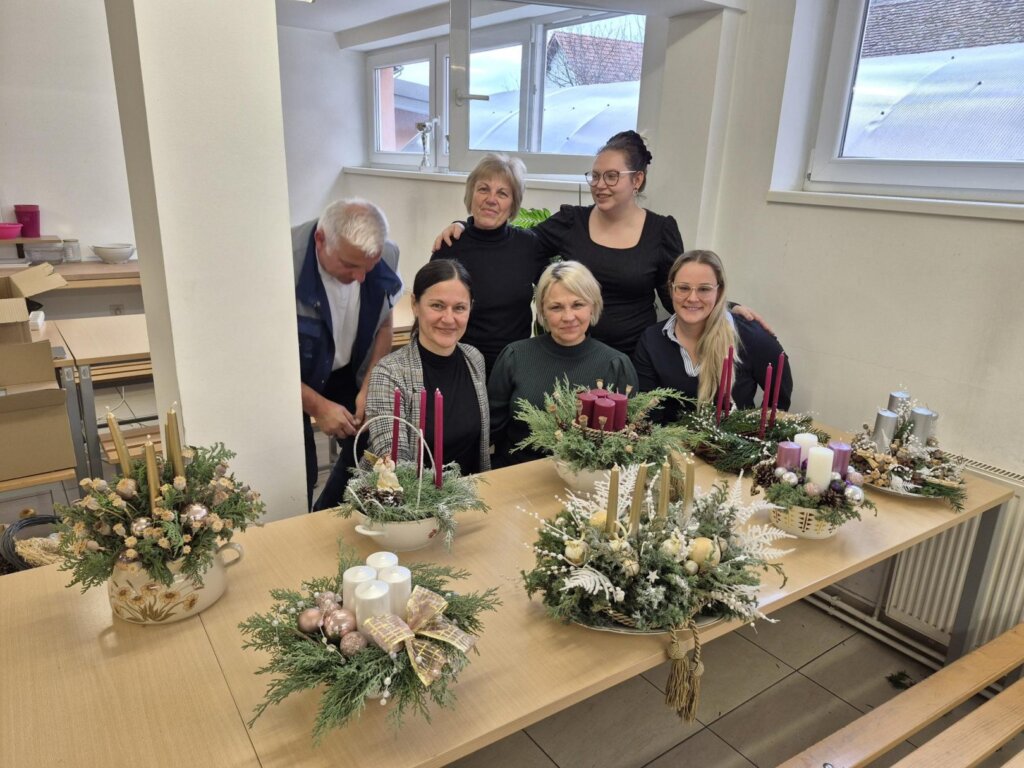 Zaposlenici Komunalca Koprivnica na radionici adventskih aranžmana