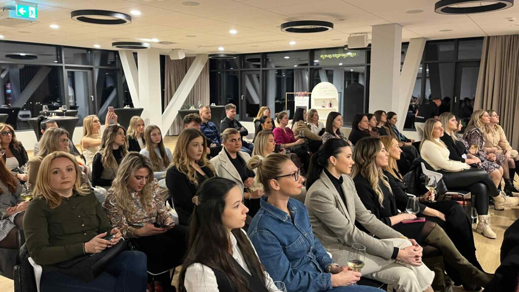 3249d80c Ff4f 49f4 80eb 6ba35be0126e