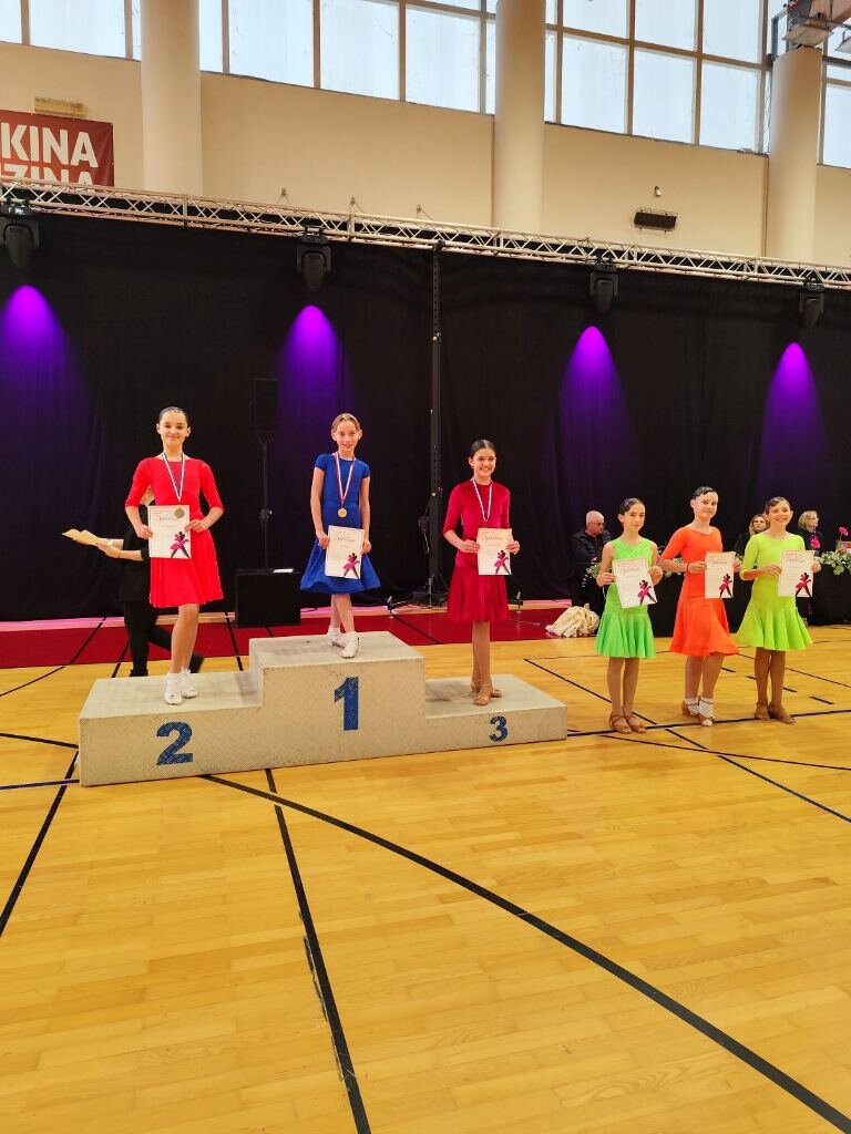 5. Una 2. Mjesto I Sara 5. Mjesto