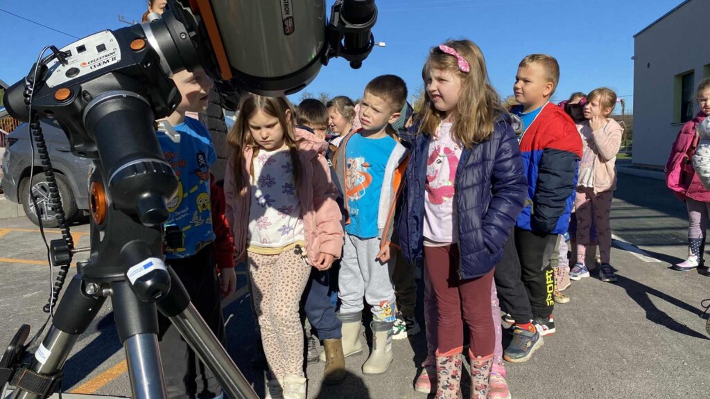 576984425 1282451210593630 849299135144089648 N