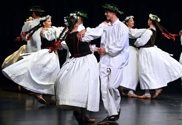 577046579 849324104518021 987688773530063253 N