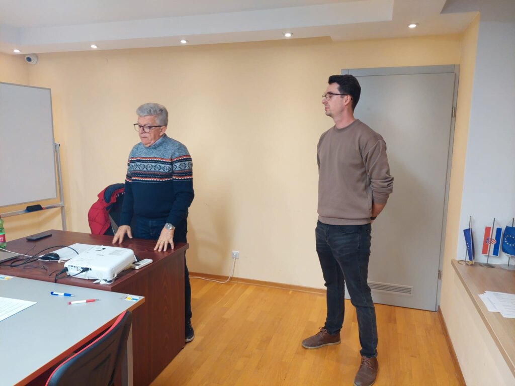 588626527 1156637276583984 3279910925993002591 N