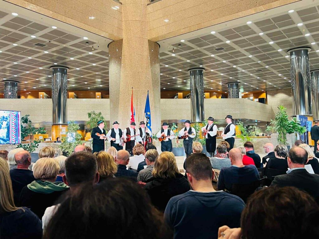 682d1d45 7860 43ab Bafe E29adabdaa56