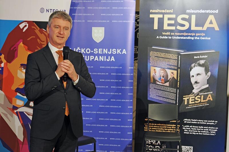 Bernardo Pahor, Pročelnik Ureda Karlovačke županice Martine Furdek Hajdin Fotonikolazoko (1)