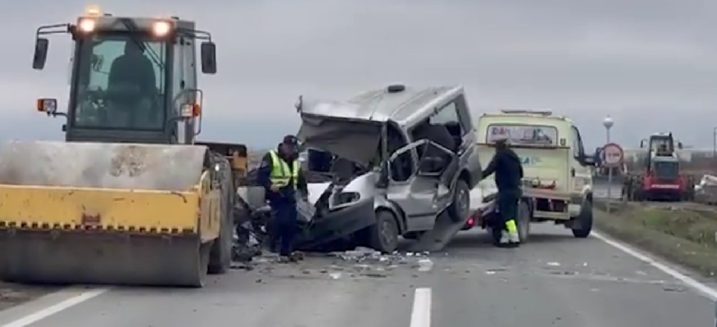 STRAVA U SUSJEDSTVU Četvero smrtno stradalih u prometnoj nesreći