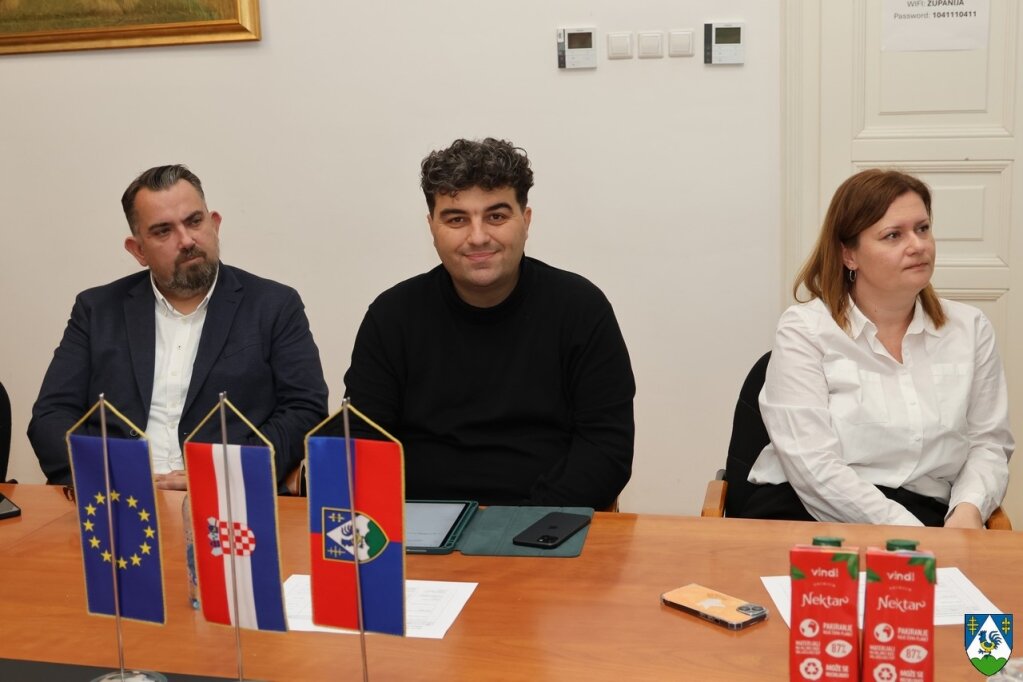 Cn9a1390 1024x682 Equal