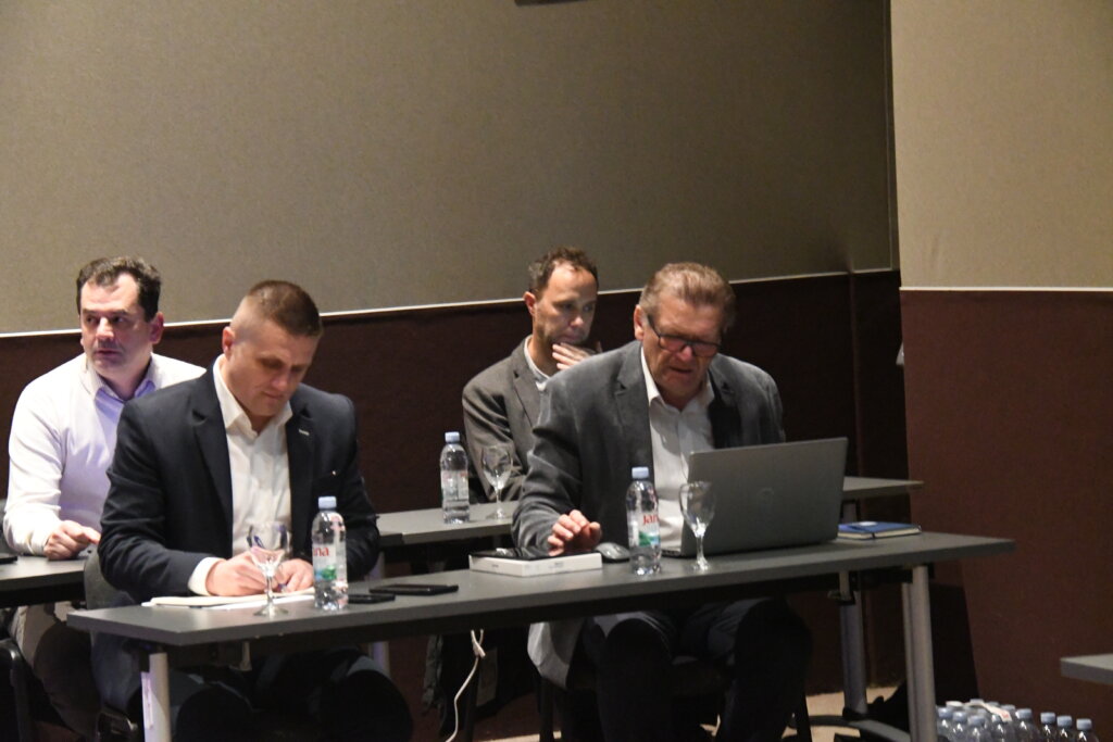 CESTA ŠIROKO BREZJE – RATARNA Katanović: Dugačka je to dionica, moramo navoziti kamen