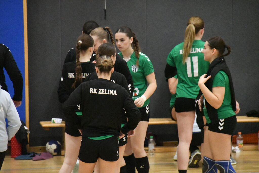 [FOTO] Rukometašice Zeline upisale novu pobjedu u orehovečkom sportskom domu