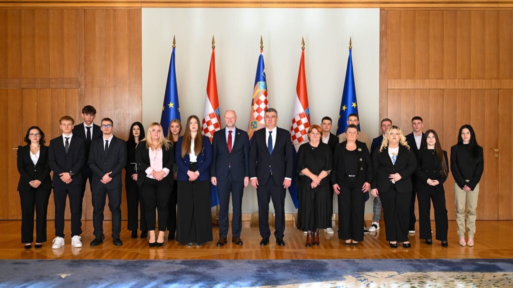 Milanović razgovarao s učenicima sudionicima programa EPAS