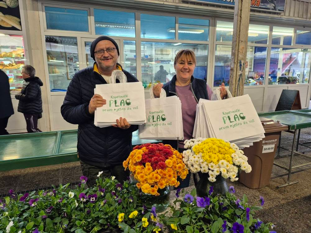 U povodu Dana grada Koprivnice zakupcima na tržnici podijeljene papirnate vrećice