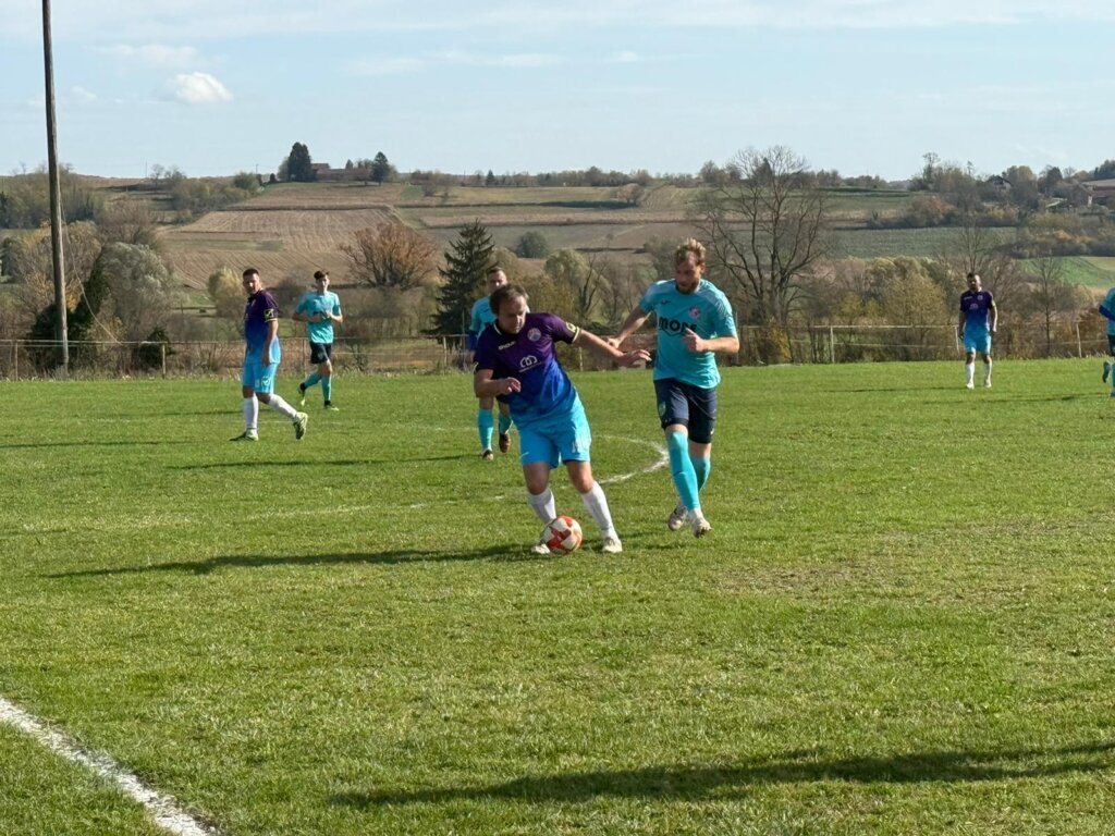 NOGOMET 3. ŽNL Tomislav SIŽ golovima Pintaća za pobjedu u derbiju