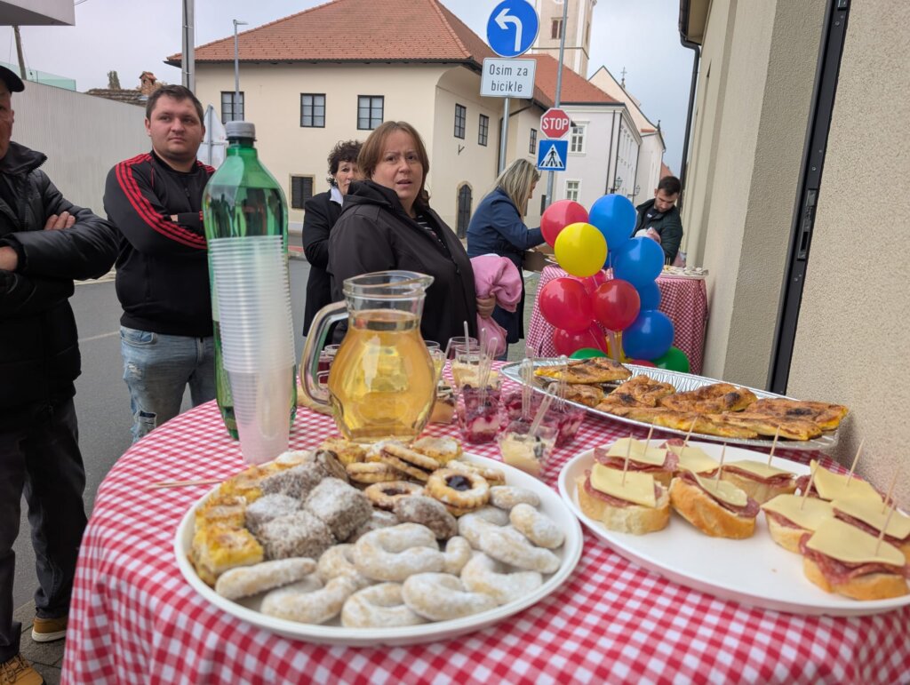 Photo 2025 11 08 12 49 40 2