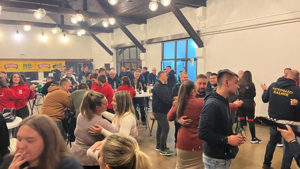 Photo 2025 11 29 23 36 56 1