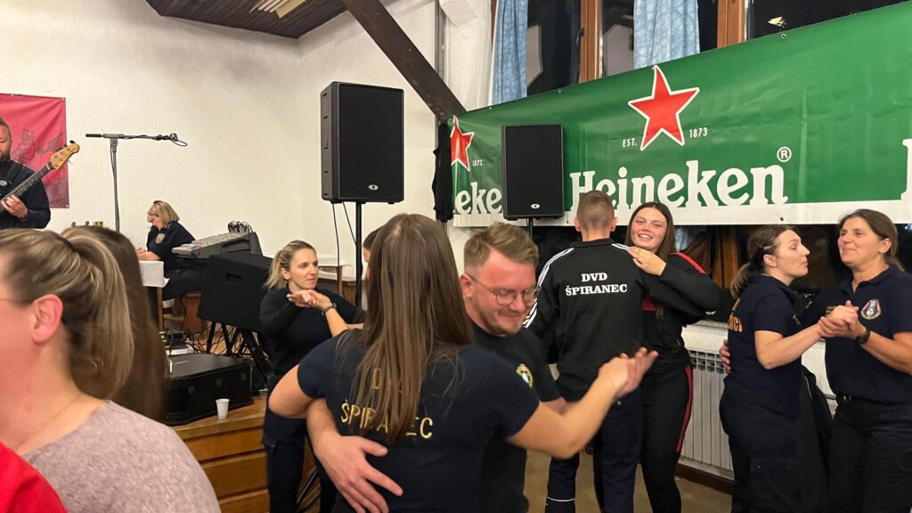 Photo 2025 11 29 23 37 35 1