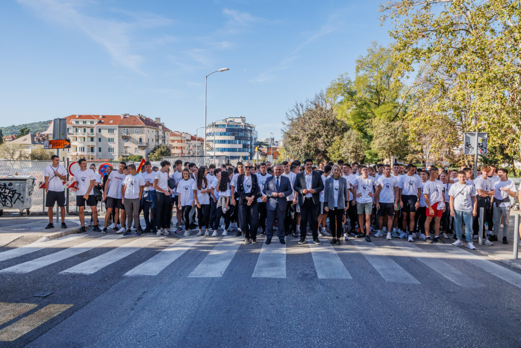 Paljenjem svijeća i utrkom splitski učenici čuvaju sjećanje na Vukovar