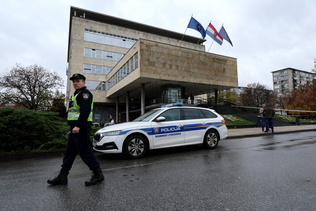 Zbog dojave o bombi ispražnjena zgrada zagrebačke Gradske uprave