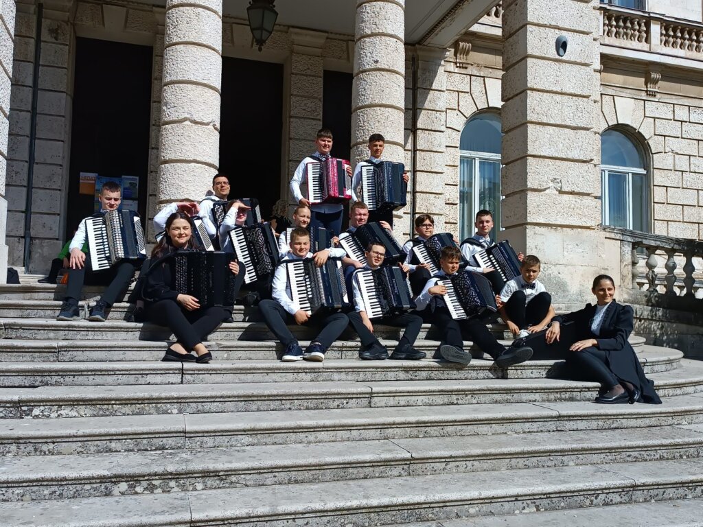 Vrbovečki harmonikaši putuju na natjecanje u Pariz