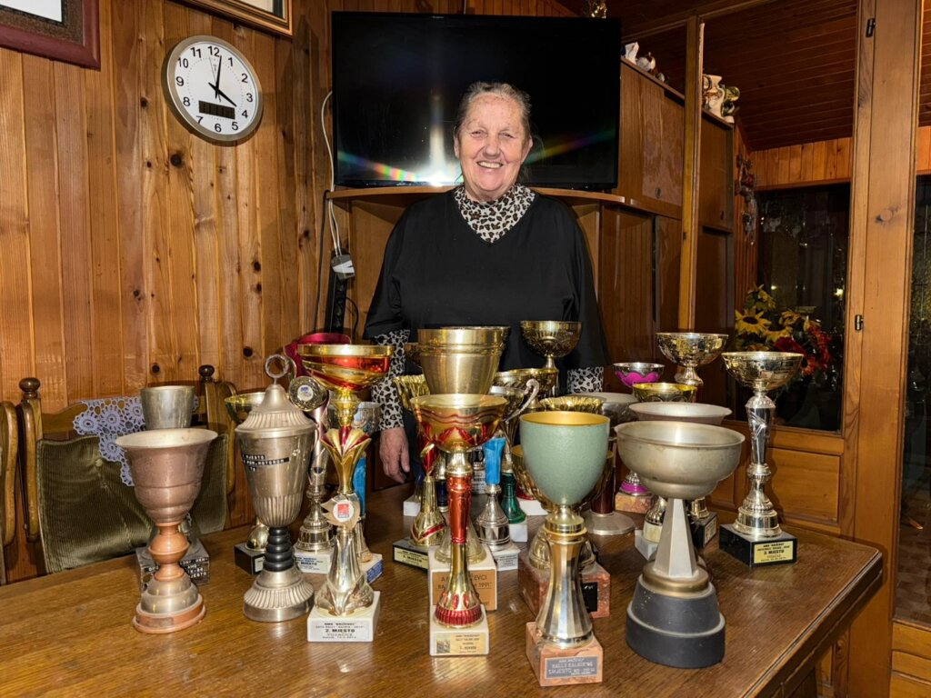 [FOTO/VIDEO] SUPER KATICA Križevčanka osvojila 45 pokala na rallyju: “U životu sam promijenila 15 automobila”