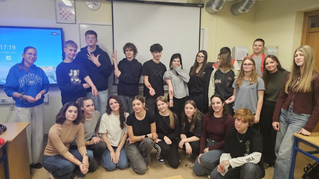 Učenici iz Poljske upoznali djelatnosti vrbovečkog Crvenog križa