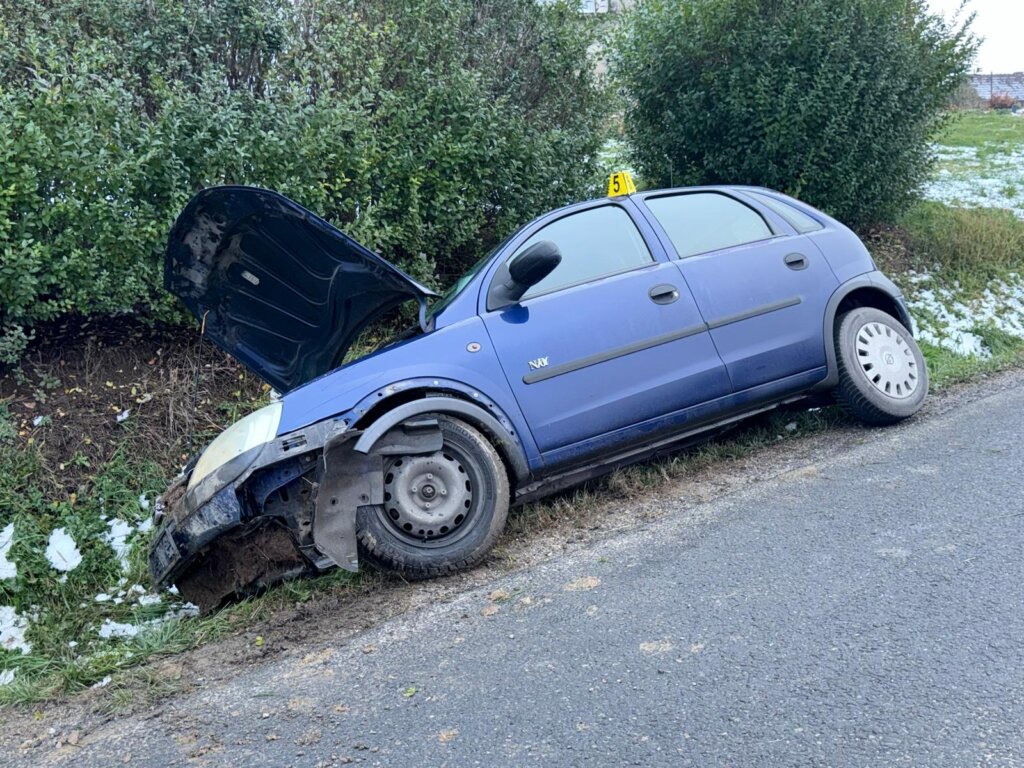 [FOTO/VIDEO] Vozilo izletjelo s ceste, intervenirali i križevački vatrogasci