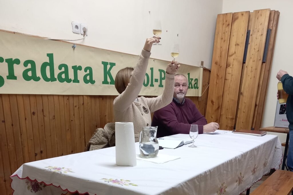 Ac412063 E3fa 476e B9fc 257e2d1b56ed