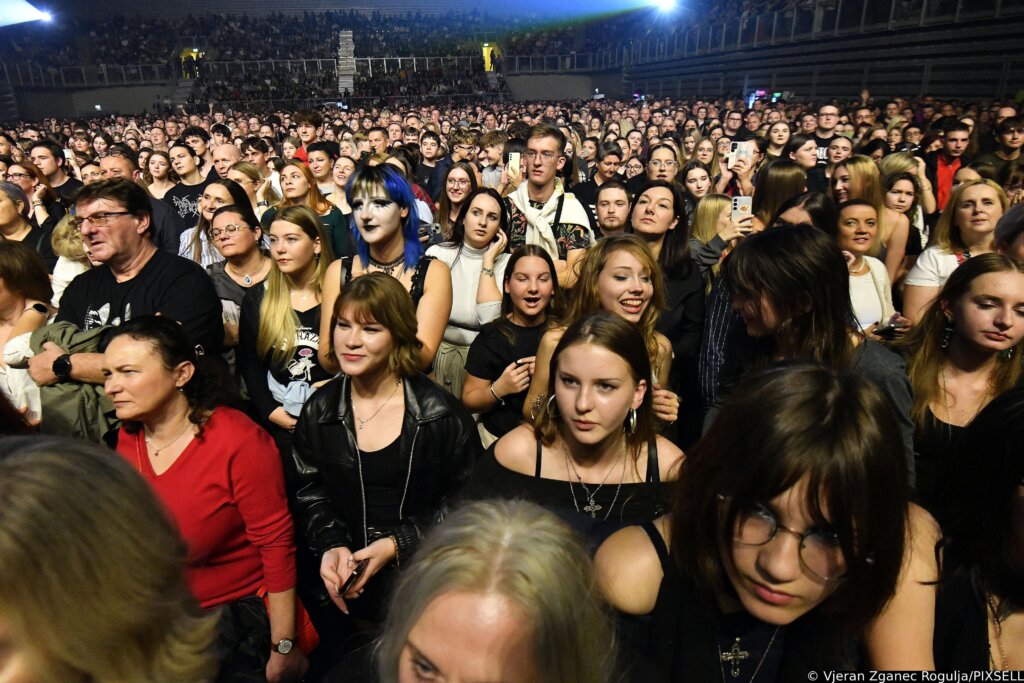 Plavi orkestar oduševio publiku u varaždinskoj Areni