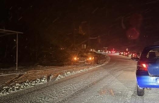 Prometni kolaps kod Križevaca, cisterna prekinula promet, automobili u putnom jarku