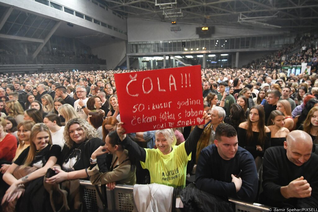 Zdravko Čolić Održao Koncert Pred Brojnom Publikom U Koprivnici