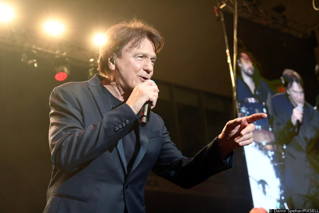 Zdravko Čolić Održao Koncert Pred Brojnom Publikom U Koprivnici