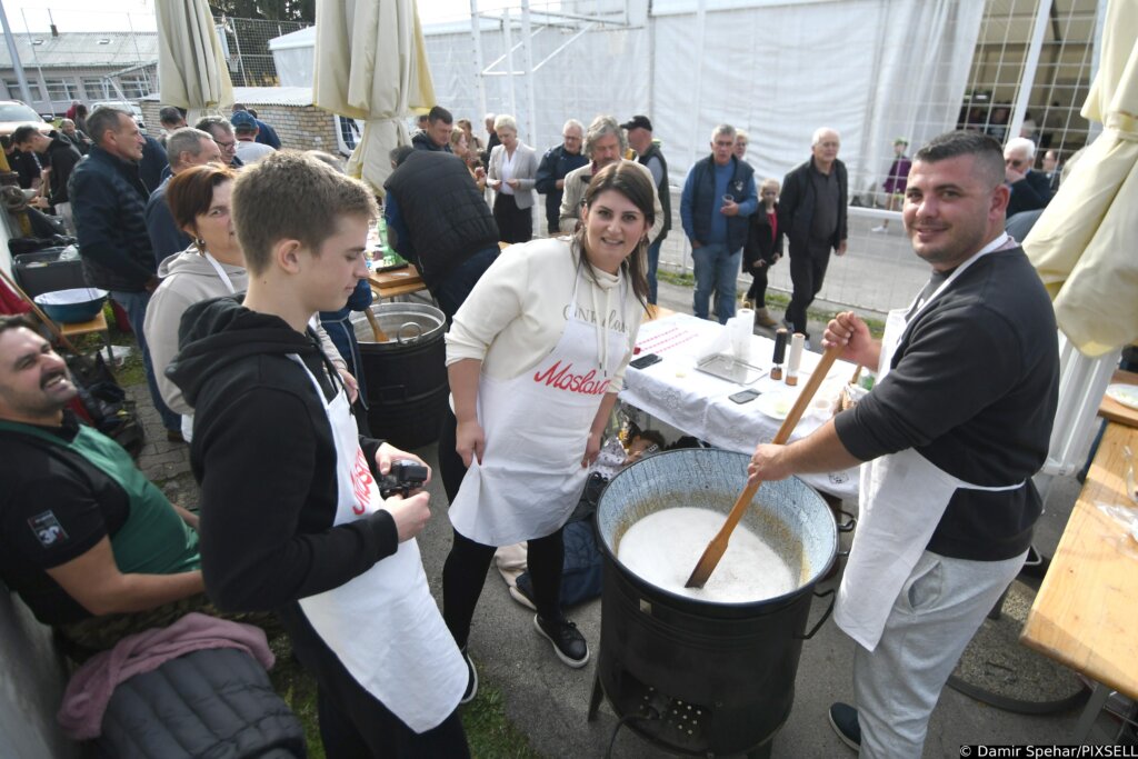 [VIDEO] Majstori čvaraka oduševili nepca posjetitelja