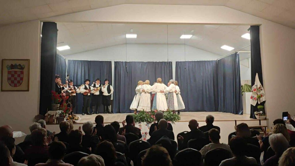 Ffbf3837 B35d 4b4a B808 5ed1c18ff849