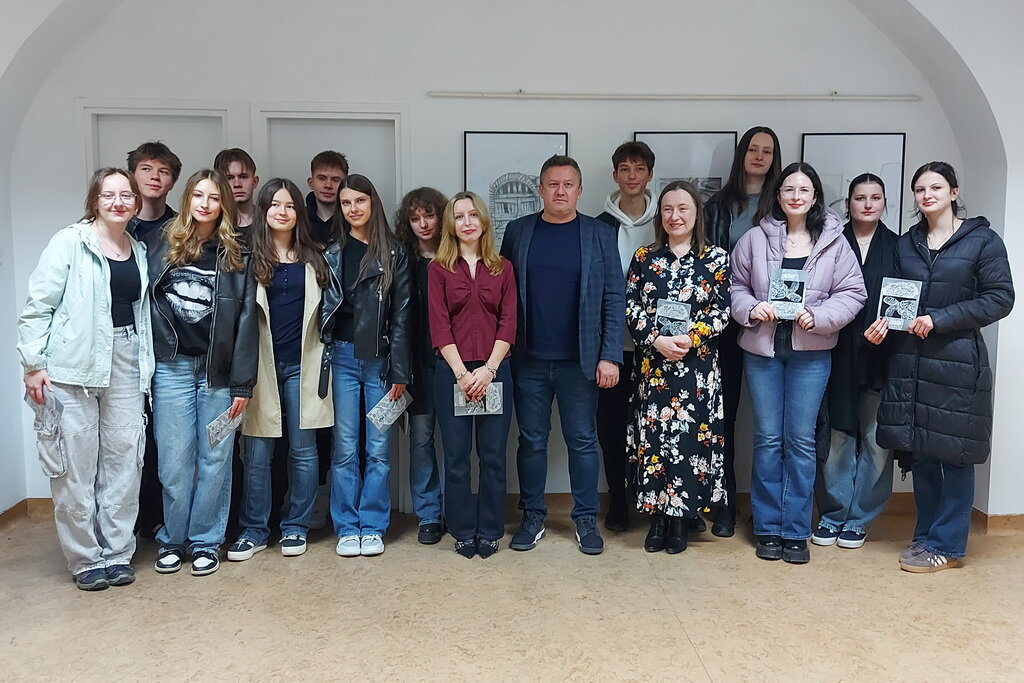 [FOTO] U Križevcima otvorena izložba “Per aspera ad astra” Klare Maksić