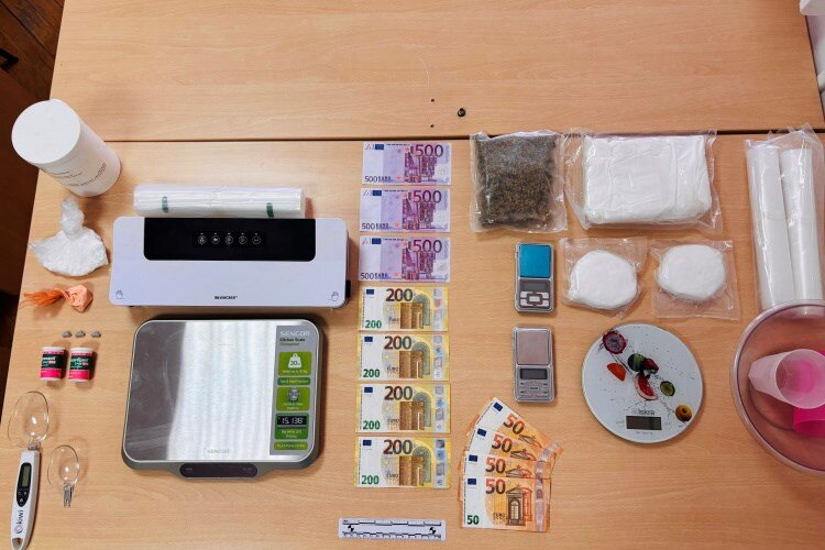 Policija zaplijenila preko kilogram i pol amfetamina
