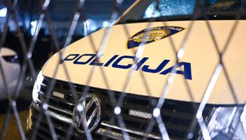 Zagreb: Auto Se Zaletio U Izlog U Maksimirskoj Ulici