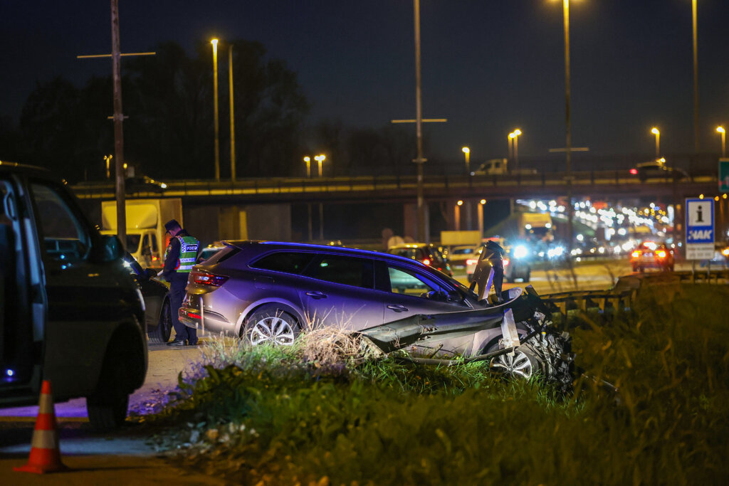 TEŠKA NESREĆA U ZAGREBU Vozač poginuo nakon probijanja zaštitne ograde