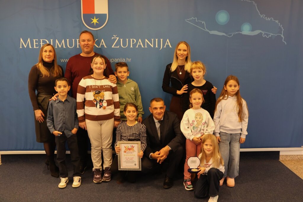 Župan Matija Posavec čestitao malim folklorašima KUD-a Donji Vidovec na srebrnom odličju