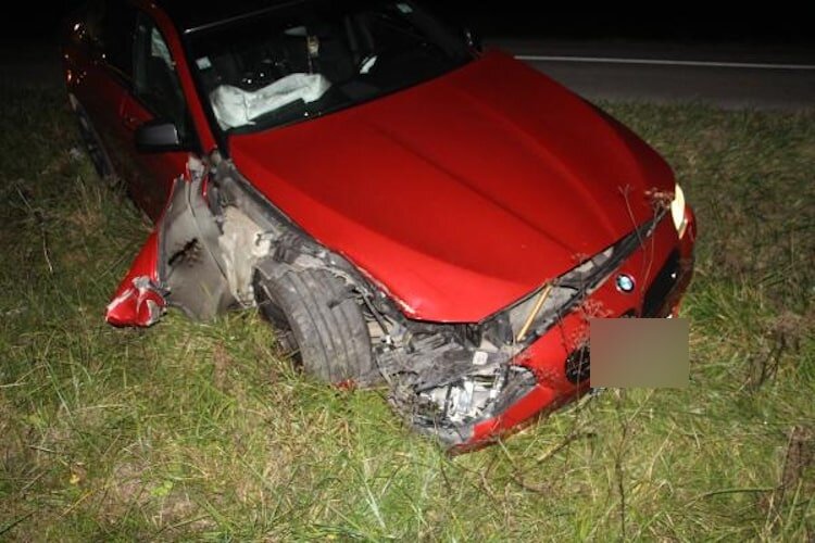 Pijani vozač “pokosio” stup javne rasvjete, napuhao je 2,45 promila