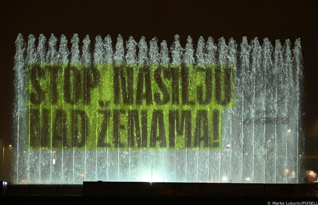 STOP NASILJU NAD ŽENAMA Jasna poruka i na zagrebačkim fontanama