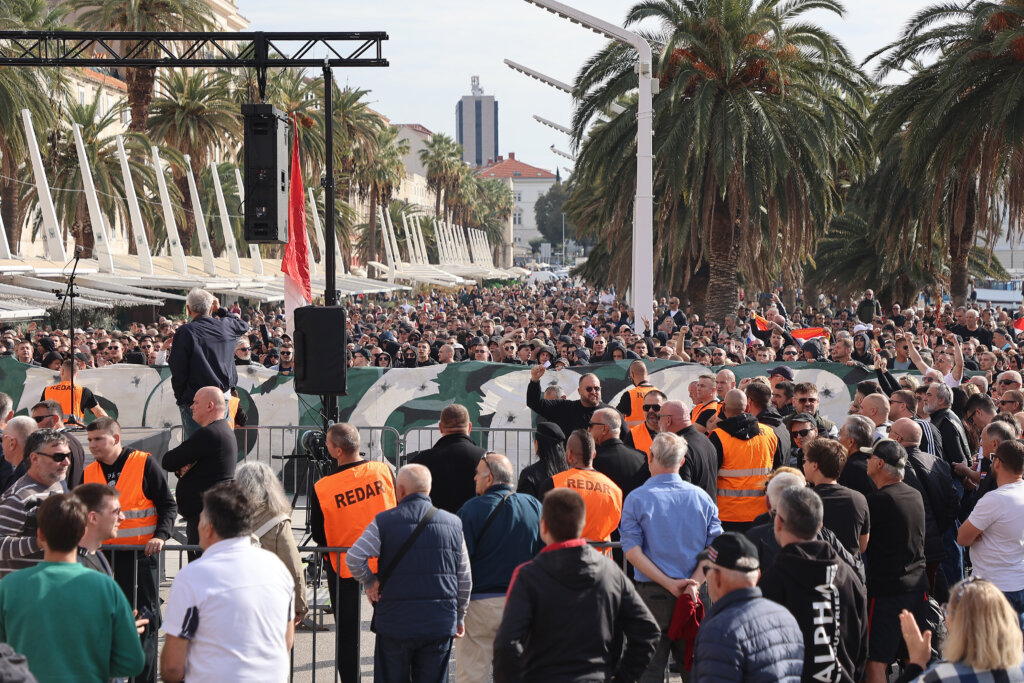 Na Rivi počeo Torcidin prosvjed