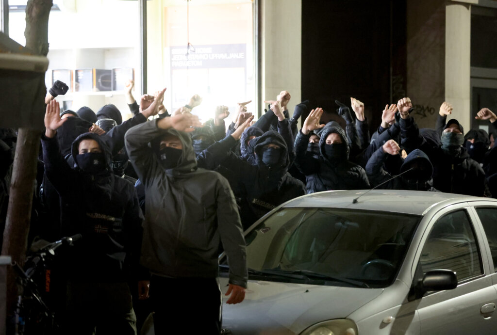 Otvoreni Dani kulture Srba u Zagrebu, policija rastjerala muškarce u crnom