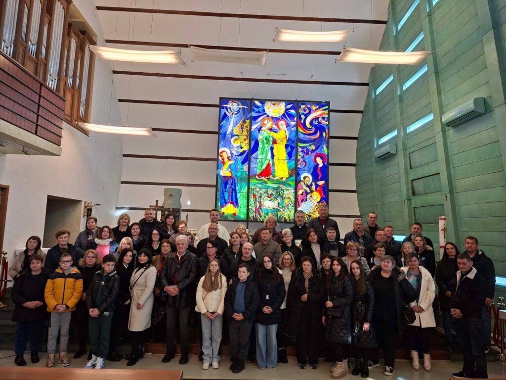 Vjernici iz Carevdara i Svetog Petra Čvrsteca na hodočašću u Aljmašu