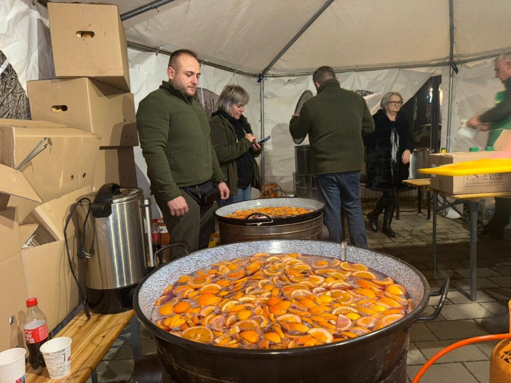 04ce7001 2e75 415d 96a5 27dadcca4647