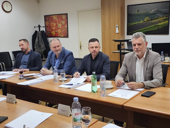 20251201 120014.jpg 648x432 Q85 Subsampling 2