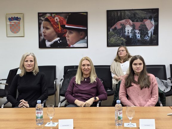 20251204 100000.jpg 648x432 Q85 Subsampling 2