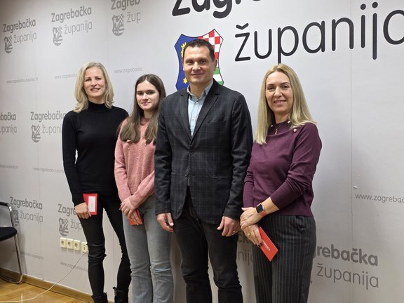 20251204 101943.jpg 648x432 Q85 Subsampling 2