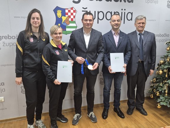 20251217 103202.jpg 648x432 Q85 Subsampling 2