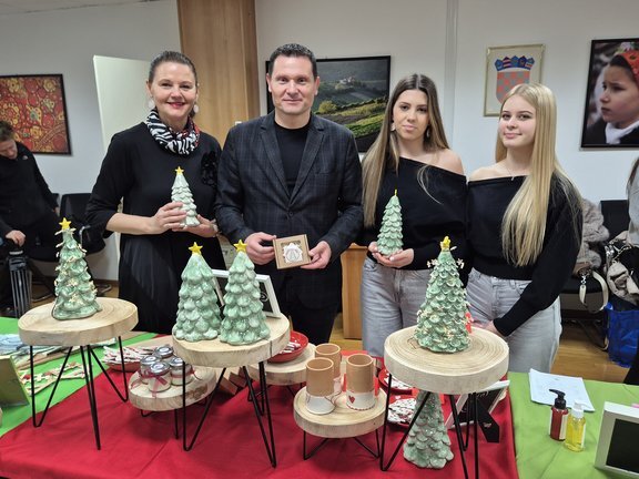 20251218 102047.jpg 648x432 Q85 Subsampling 2