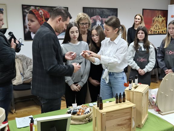 20251218 102206.jpg 648x432 Q85 Subsampling 2