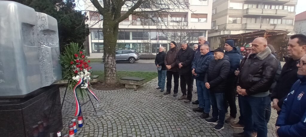 2bf5b439 Fd51 4184 9ef2 73cffc70614a