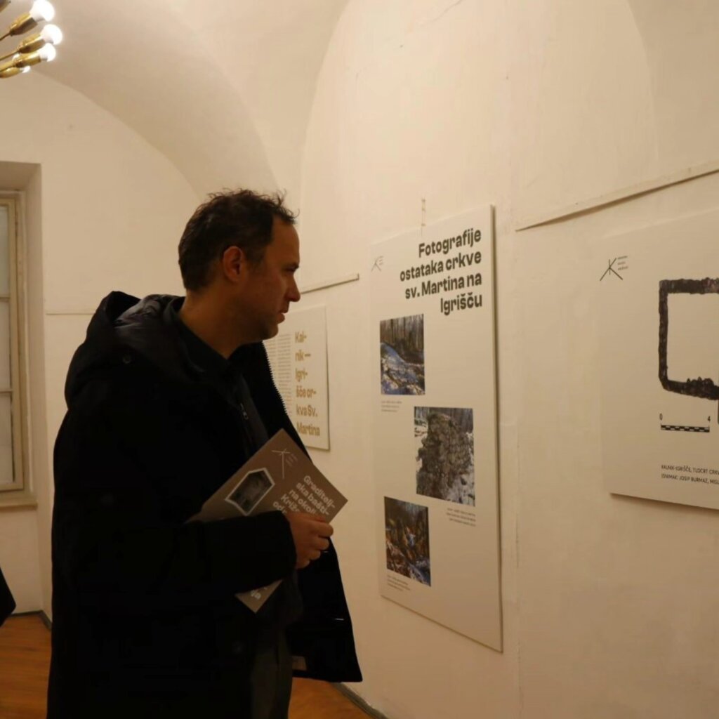 597385104 1272540684916688 7999307809104873474 N